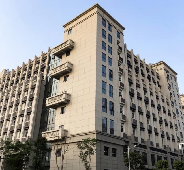 真石漆罩光面漆泛白怎么辦？